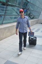 Dino Morea with Team Veer Marathi returns from Ranchi in Mumbai on 25th Feb 2013 (7).JPG